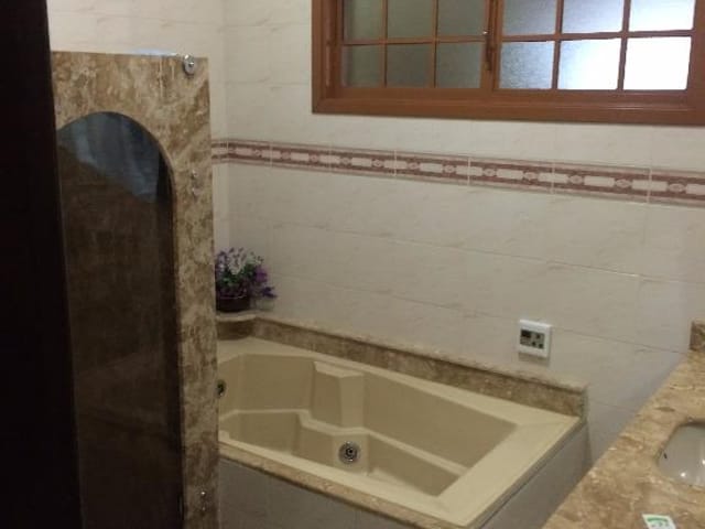 Foto do Casa - Casa à venda 3 Quartos, 420M², Jardim Espírito Santo, Uberaba - MG | ZUCATO IMOBILIARIA LTDA