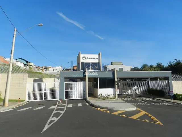 Casa com 300m² 3 quartos e 5 banheiros, à venda, no bairro Chácaras Alpina em Valinhos