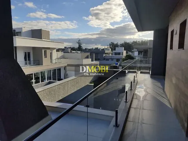 Casa com 378m² 3 quartos e 4 banheiros, à venda, no bairro Distrito Industrial em Cachoeirinha