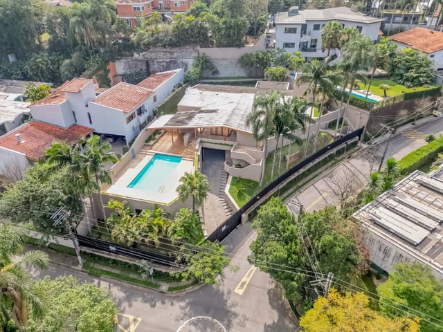 Foto do Casa - Casa tipo para venda em Vila Tramontano com 4 quartos, sendo 4 suítes, 800m² | Lares e Andares Imóveis