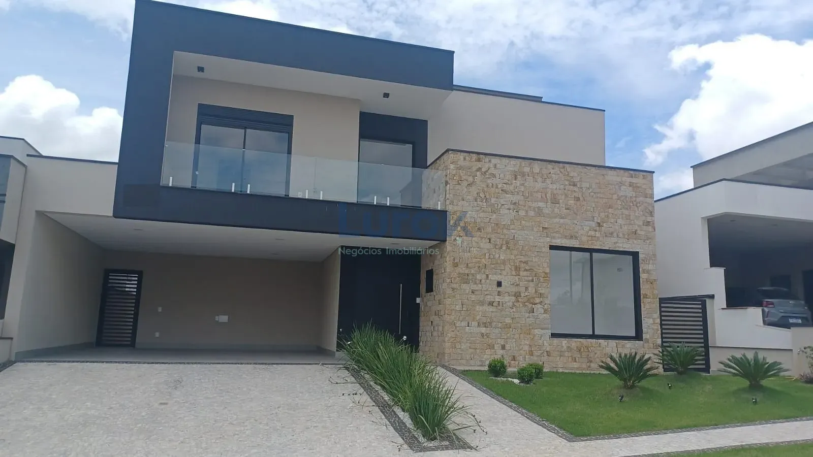 Casa, 3 quartos, 241 m² - Foto 1