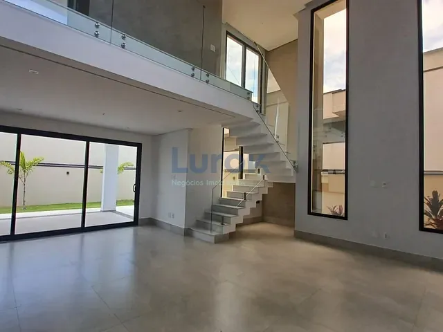 Casa com 308m² 3 quartos e 5 banheiros, à venda, no bairro Roncáglia em Valinhos