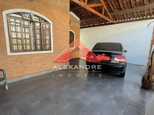 Casa com 222m² 3 quartos e 2 banheiros, à venda, no bairro Monte Castelo em São José Dos Campos
