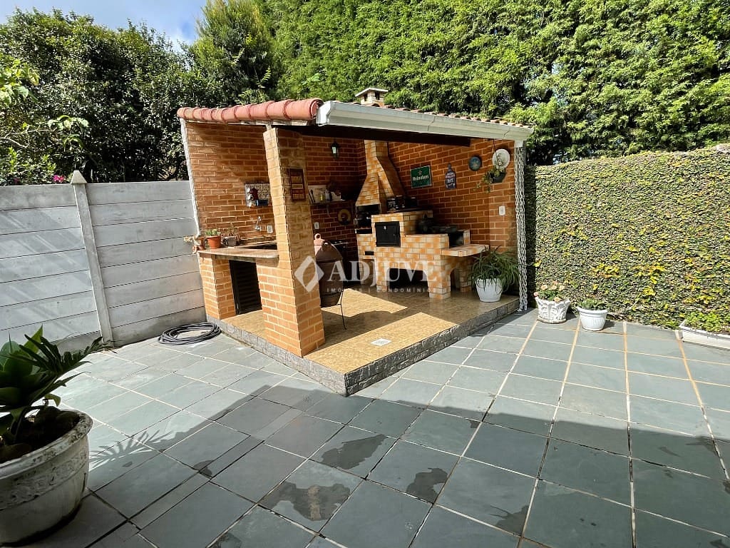 Casa à venda com 3 quartos, 250m² - Foto 13