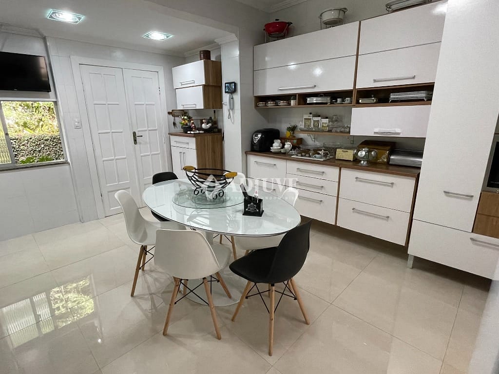 Casa à venda com 3 quartos, 250m² - Foto 12