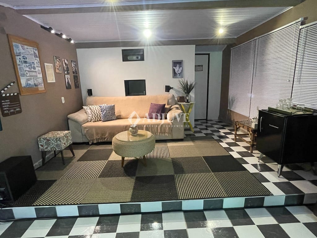 Casa à venda com 3 quartos, 250m² - Foto 15