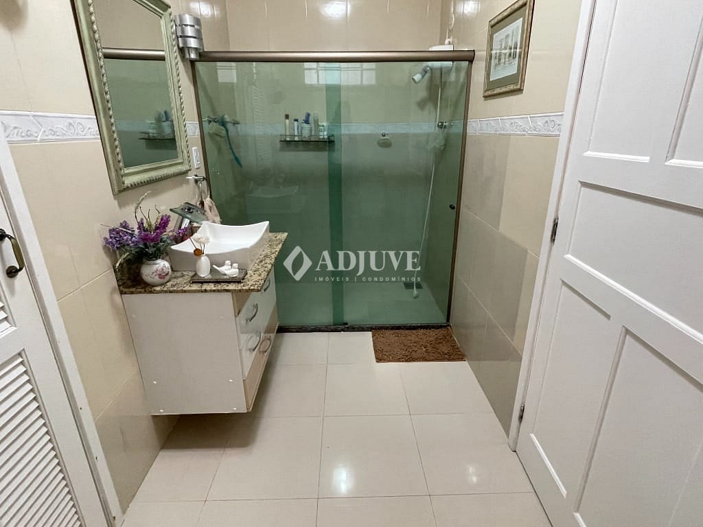 Casa à venda com 3 quartos, 250m² - Foto 8
