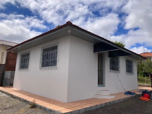 Locação - Casa com 2 quartos, 90 m², Terreno Amplo - Uvaranas, Ponta Grossa.