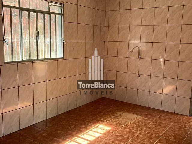 Casa com 90m² 2 quartos e 1 banheiro, para alugar, no bairro Uvaranas em Ponta Grossa