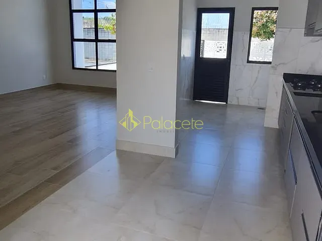 Casa com 175m² 3 quartos e 1 banheiro, à venda, no bairro Residencial Maricá em Pindamonhangaba