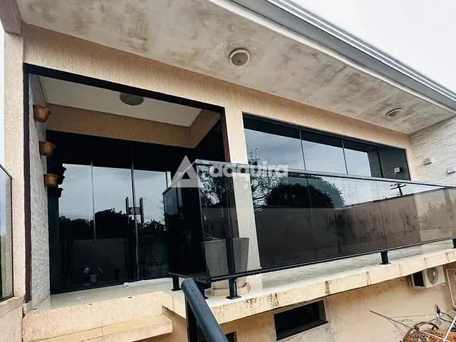 Casa com 275m² 2 quartos e 4 banheiros, à venda, no bairro Chapada em Ponta Grossa