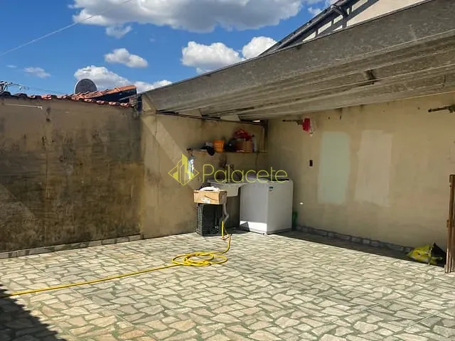 Casa com 250m² 3 quartos e 1 banheiro, à venda, no bairro Conjunto Residencial Araretama em Pindamonhangaba