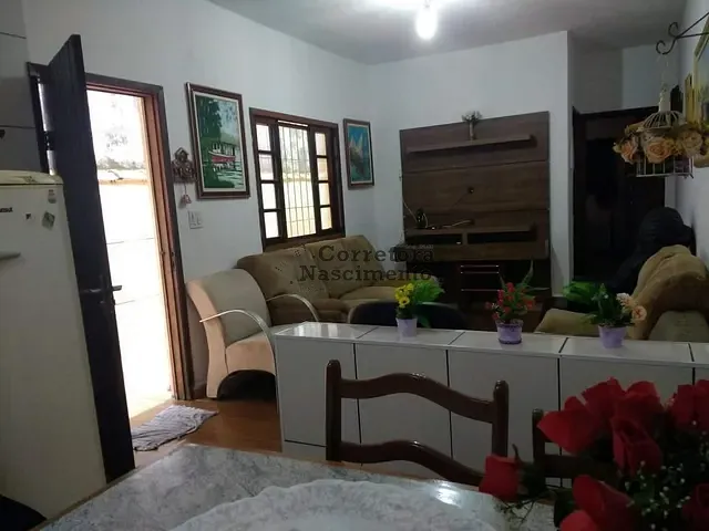 Casa com 125m² 2 quartos e 1 banheiro, à venda, no bairro Jardim Capricornio em Caraguatatuba