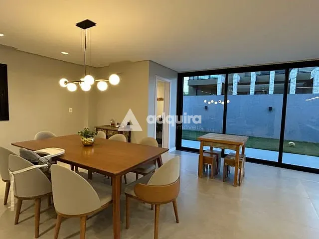 Casa com 300m² 3 quartos e 4 banheiros, à venda, no bairro Jardim Carvalho em Ponta Grossa