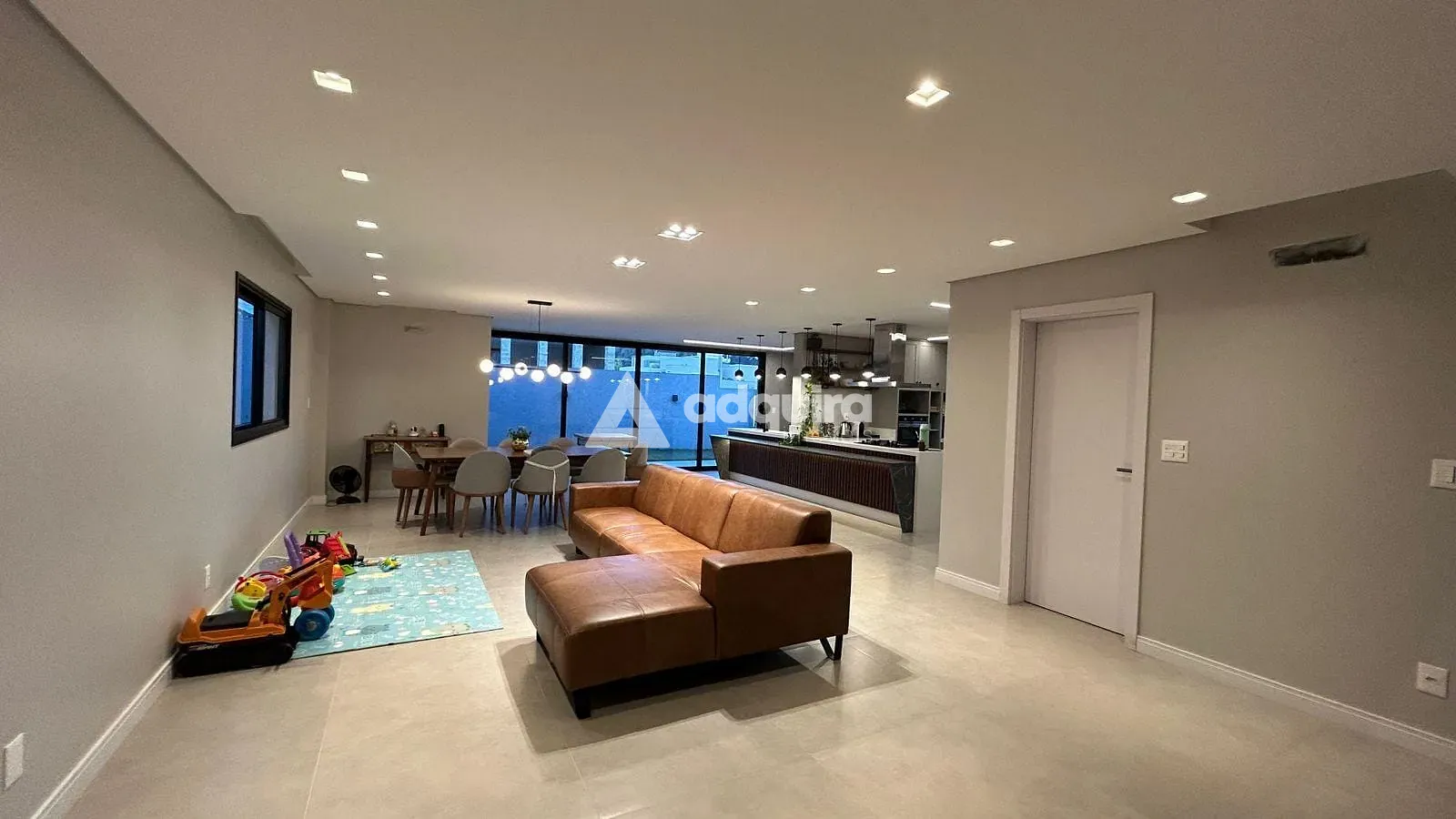 Casa, 3 quartos, 250 m² - Foto 4