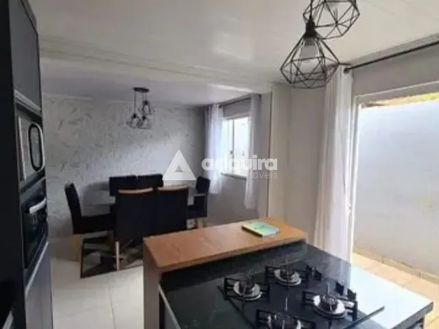 Casa 4 quartos e 3 banheiros, à venda, no bairro Jardim Carvalho em Ponta Grossa