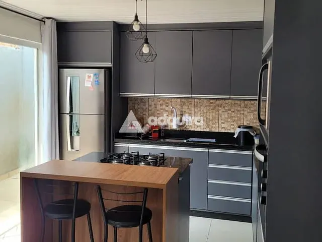 Casa 4 quartos e 3 banheiros, à venda, no bairro Jardim Carvalho em Ponta Grossa