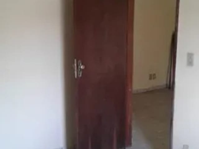 Casa 5 quartos e 3 banheiros, à venda, no bairro Jardim Maria Augusta em Taubaté
