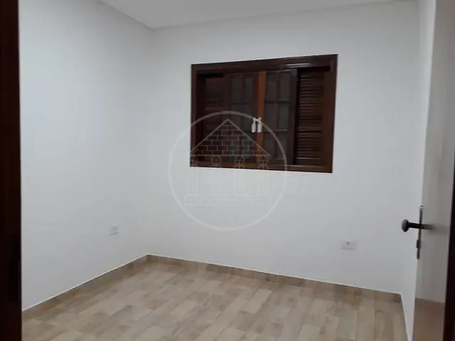 Casa com 150m² 3 quartos e 2 banheiros, para alugar, no bairro Jardim Aladim em São Paulo