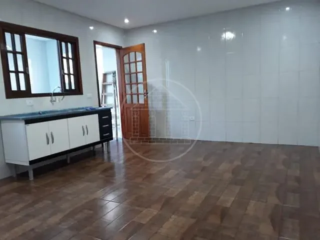Casa com 150m² 3 quartos e 2 banheiros, para alugar, no bairro Jardim Aladim em São Paulo