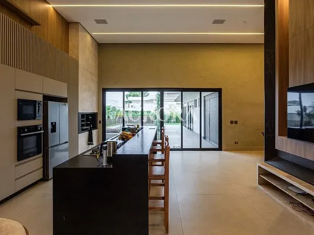 Casa com 700m² 5 quartos e 4 banheiros, à venda, no bairro Parque Residencial Manela em Cambé