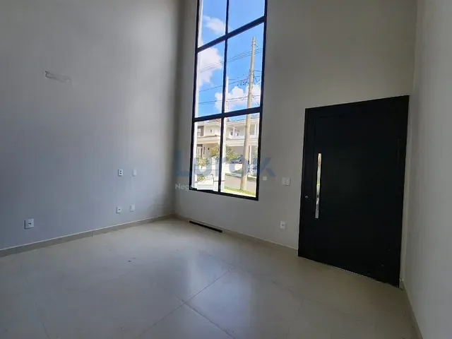 Casa com 300m² 4 quartos e 5 banheiros, à venda, no bairro Pinheiro em Valinhos