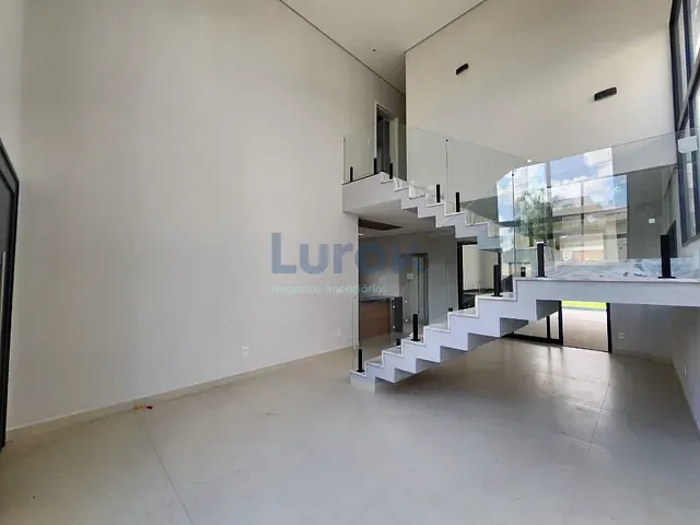 Casa com 300m² 4 quartos e 5 banheiros, à venda, no bairro Pinheiro em Valinhos