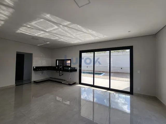 Casa com 300m² 3 quartos e 5 banheiros, à venda, no bairro Pinheiro em Valinhos