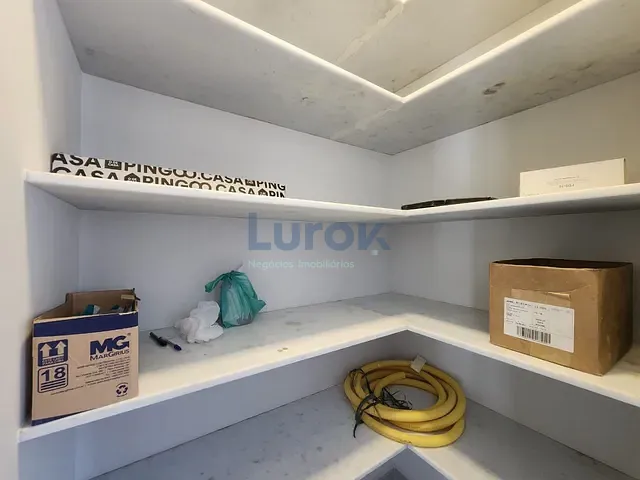 Casa com 300m² 3 quartos e 5 banheiros, à venda, no bairro Pinheiro em Valinhos