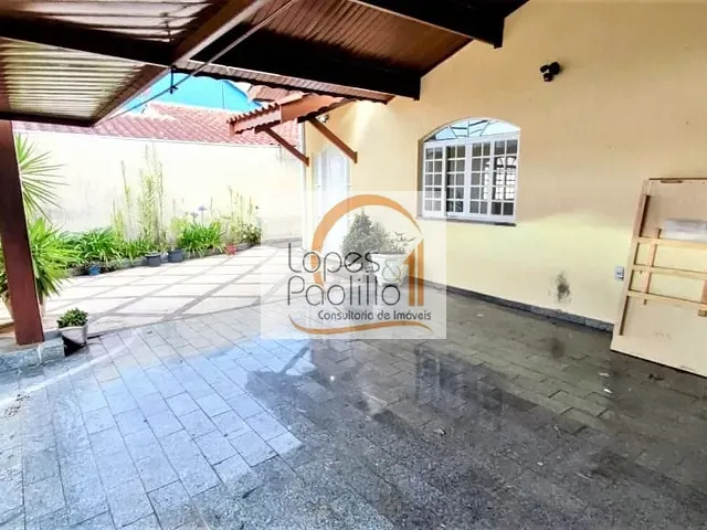 Casa com 428m² 3 quartos e 2 banheiros, à venda, no bairro Jardim Siriema em Atibaia