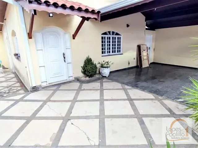 Casa com 428m² 3 quartos e 2 banheiros, à venda, no bairro Jardim Siriema em Atibaia