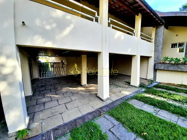 Casa com 1030m² 5 quartos e 6 banheiros, para alugar, no bairro Socorro em Pindamonhangaba