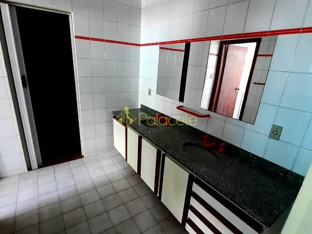 Casa com 1030m² 5 quartos e 6 banheiros, para alugar, no bairro Socorro em Pindamonhangaba