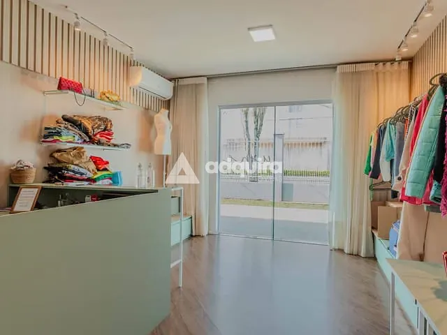 Casa com 395m² 4 quartos e 3 banheiros, à venda, no bairro Estrela em Ponta Grossa