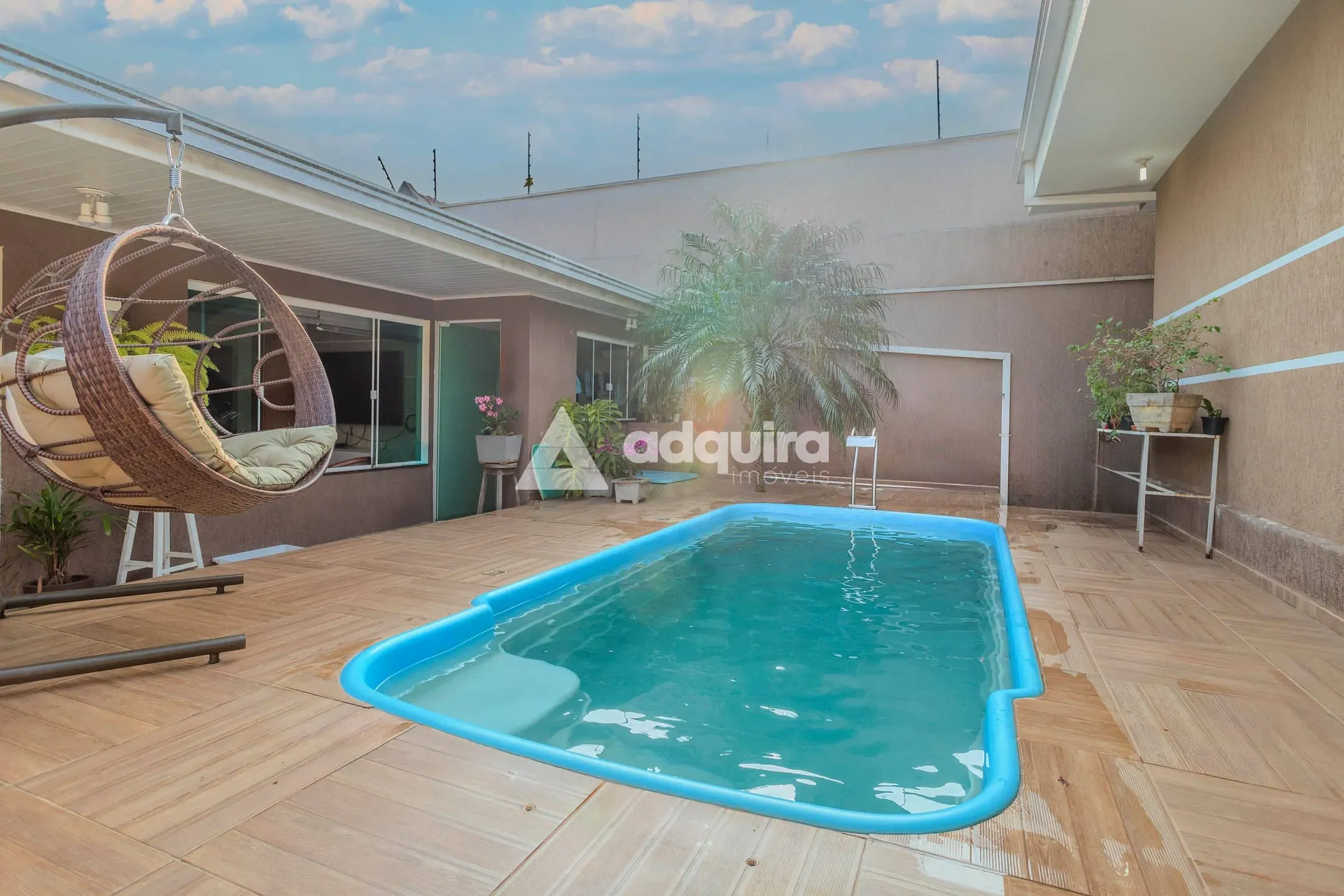 Casa, 4 quartos, 235 m² - Foto 1