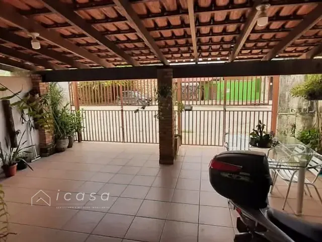 Casa com 300m² 6 quartos e 5 banheiros, à venda, no bairro Jardim Jaqueira em Caraguatatuba