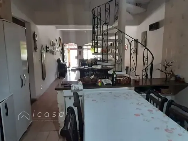 Casa com 300m² 6 quartos e 5 banheiros, à venda, no bairro Jardim Jaqueira em Caraguatatuba