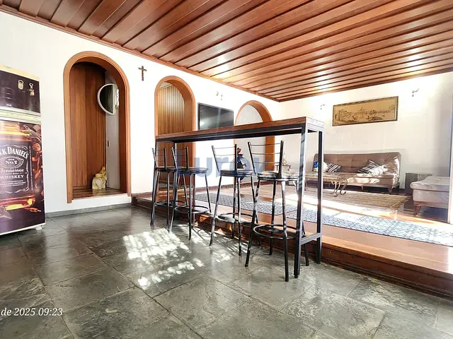 Casa com 250m² 3 quartos e 3 banheiros, à venda, no bairro Jardim Nova Europa em Campinas