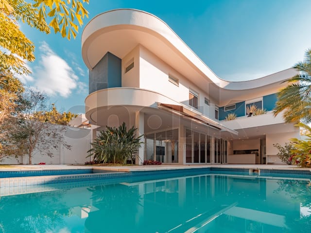 Casa com 640m² 4 quartos e 6 banheiros, à venda ou para alugar, no bairro Alphaville Residencial Um em Barueri