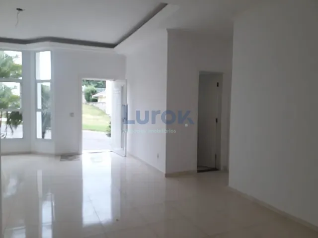 Casa com 300m² 3 quartos e 5 banheiros, à venda, no bairro Ortizes em Valinhos