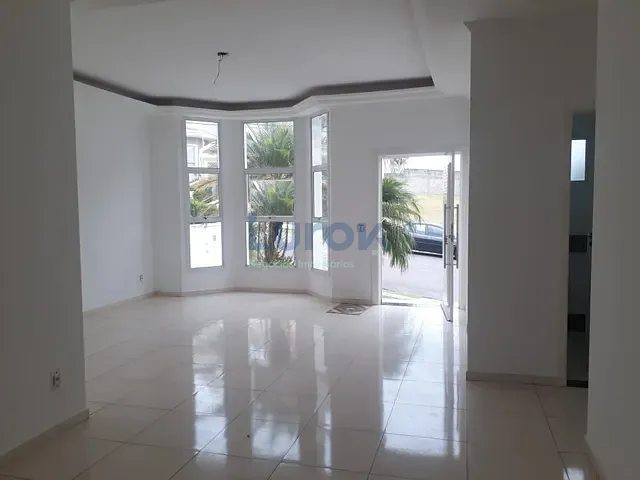 Casa com 300m² 3 quartos e 5 banheiros, à venda, no bairro Ortizes em Valinhos