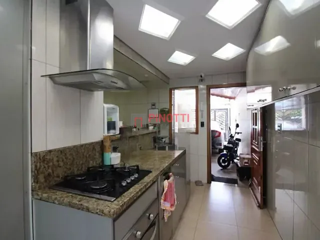 Casa 3 quartos e 2 banheiros, à venda, no bairro Conjunto Planalto em São Bernardo do Campo