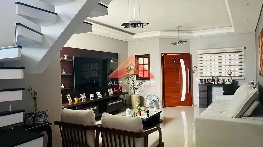 Casa, 3 quartos, 295 m² - Foto 1