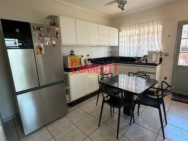 Casa com 200m² 3 quartos e 2 banheiros, à venda, no bairro Jardim Heitor Rigon em Ribeirão Preto