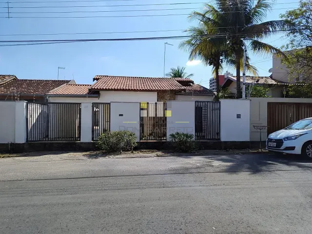 Casa com 360m² 2 quartos e 2 banheiros, à venda, no bairro Vila Menuzzo em Sumaré