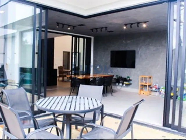 Casa com 488m² 3 quartos e 5 banheiros, à venda, no bairro Swiss Park em Campinas