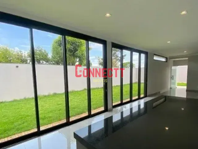 Casa com 700m² 2 quartos e 3 banheiros, à venda, no bairro Cravinhos em Cravinhos
