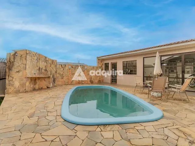 Casa com 675m² 3 quartos e 3 banheiros, à venda, no bairro Orfãs em Ponta Grossa