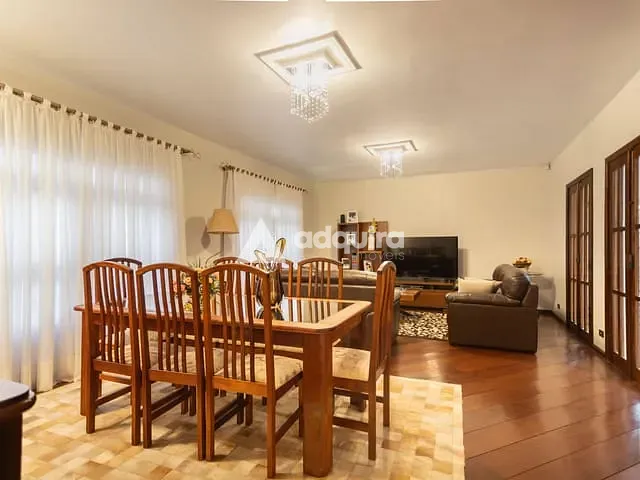 Casa com 675m² 3 quartos e 3 banheiros, à venda, no bairro Orfãs em Ponta Grossa