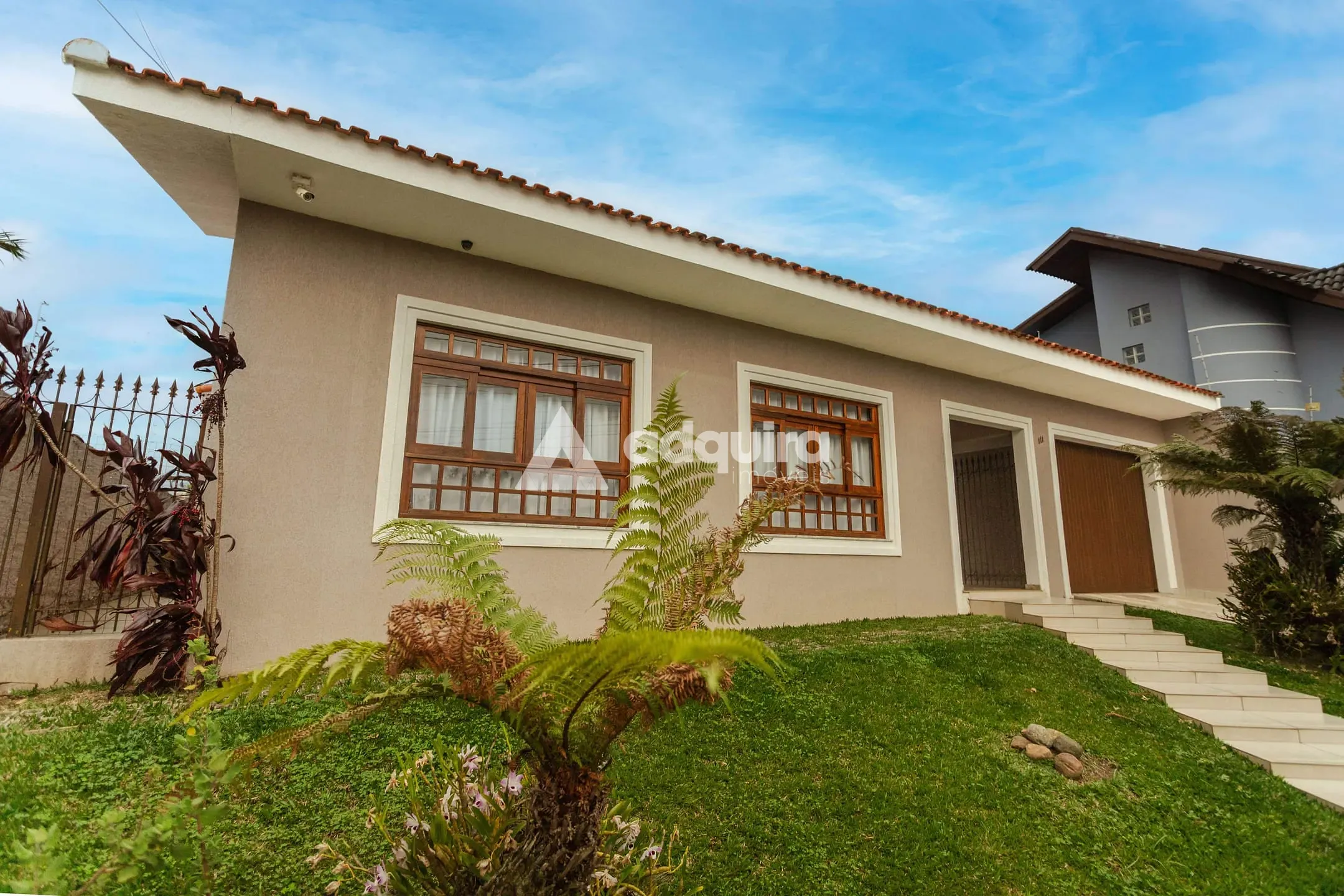 Casa, 3 quartos, 292 m² - Foto 1
